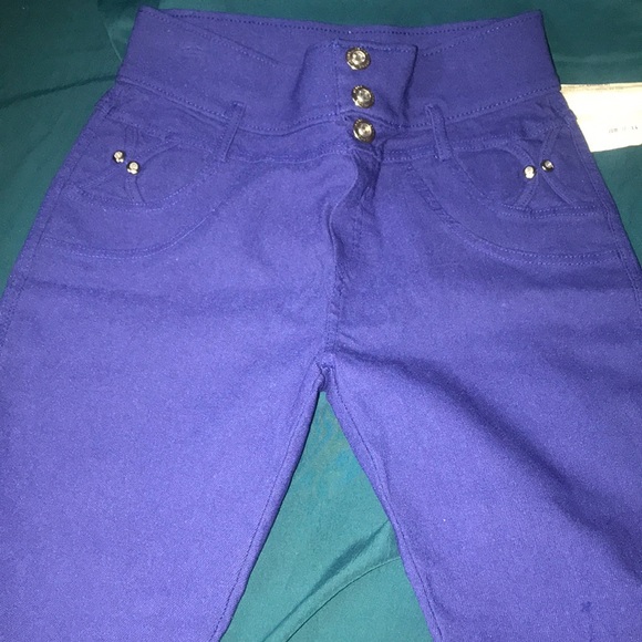 Shorts - Picture 1 of 2